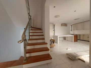 For Sale Modern 3 Storey Townhouse in Bahay Toro GSIS Village Project 8, Q.C. KSA