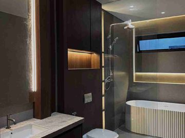 DIJUAL RUMAH MODERN 3 LANTAI, PADANG SAMBIAN, DENPASAR BARAT