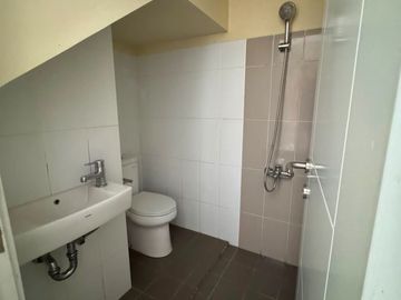 Disewakan Rumah Siap Huni 2 Lantai Cluster Verdi Symphonia