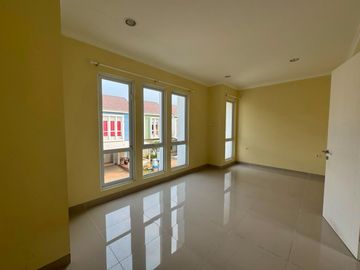 Disewakan Rumah Siap Huni 2 Lantai Cluster Verdi Symphonia