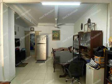 Rumah Bagus Tanah Luas Jlm Utama Komplek PTB Duren Sawit Jakarta Timur