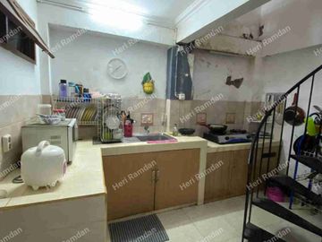 Rumah Bagus Tanah Luas Jlm Utama Komplek PTB Duren Sawit Jakarta Timur