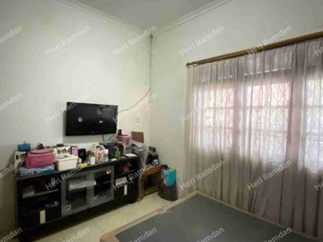 Rumah Bagus Tanah Luas Jlm Utama Komplek PTB Duren Sawit Jakarta Timur