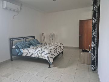 Rmh bagus 3kt 1kp 3km Jl Niaga 8 Kemang Pratama, Dekat Al Azhar - Bekasi, siap huni
