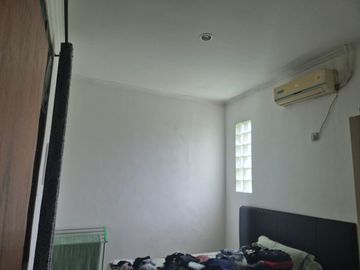 Rmh bagus 3kt 1kp 3km Jl Niaga 8 Kemang Pratama, Dekat Al Azhar - Bekasi, siap huni