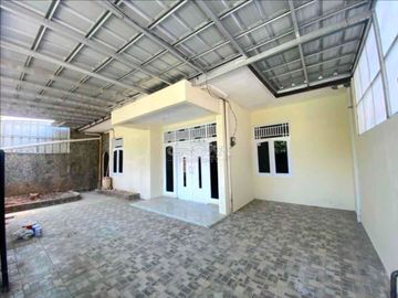 Rumah di Pulo Gebang Permai Jakarta Timur. SHM, LT 150/LB 130
