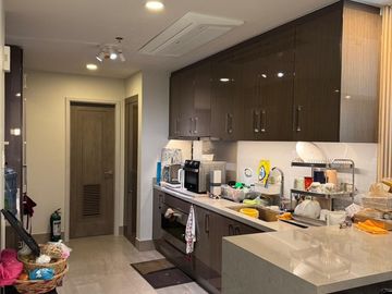 2 Bedroom Unit with 2 Toilet and Bath, Fully Furnished with Parking