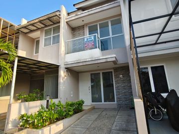 Disewakan rumah 2 lantai di palm blossom taman surya 5