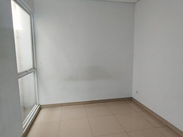 Disewakan rumah 2 lantai di palm blossom taman surya 5