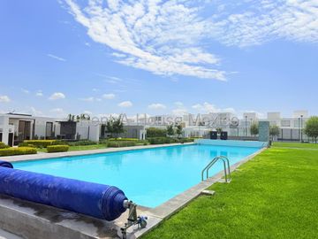 Estrena casa de tres recámaras en venta en Zibatá, Querétaro