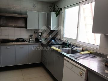 CASA EN VENTA DE 1 NIVEL EN CUERNAVACA, CON ALBERCA Y JARDIN DENTRO DE UN FRACC. CON VIGILANCIA
