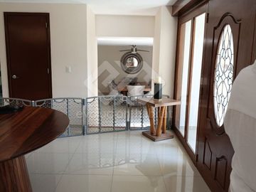 CASA EN VENTA DE 1 NIVEL EN CUERNAVACA, CON ALBERCA Y JARDIN DENTRO DE UN FRACC. CON VIGILANCIA