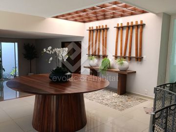 CASA EN VENTA DE 1 NIVEL EN CUERNAVACA, CON ALBERCA Y JARDIN DENTRO DE UN FRACC. CON VIGILANCIA