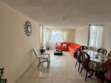 Apartamento en venta en la Elvira.