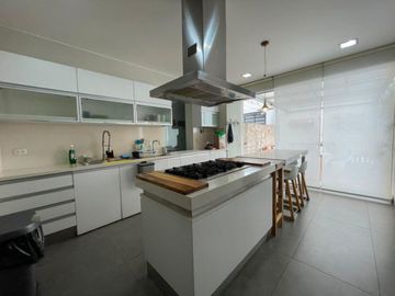 Casa de 450 m² *amoblada* en Condominio en El Sol de La Molina