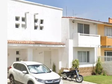 BONITA CASA AV DEL SANTUARIO DE SAN JUAN LOTE 167 MZ315 FRACC SANTUARIO CERRITO CORREGIDORA