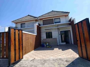 Rumah Baru Medokan Sawah Timur, Rungkut, Surabaya Selangkah ke kampus UPN