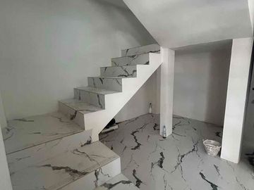 dijual kost eksklusif dekat mall ratu indah