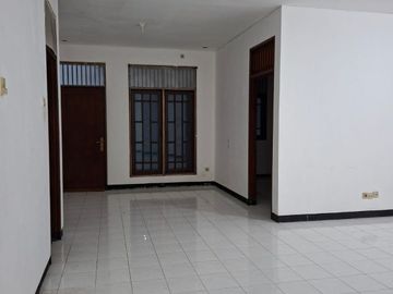Disewakan Cepat Rumah Murah Poll di Pakuwon City