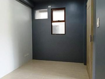 Three Storey 5 Bedrooms 2 Carport House for Sale in Paranaque Better Living 13.5M only - JB