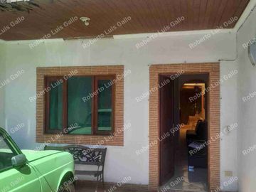 Vendo casalote o casa con aire en villa hermosa
