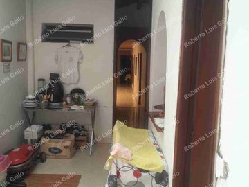 Vendo casalote o casa con aire en villa hermosa