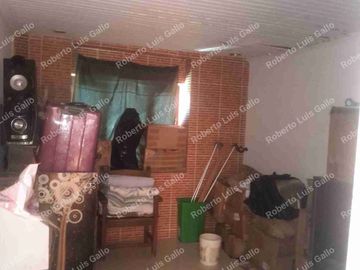 Vendo casalote o casa con aire en villa hermosa