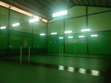 GOR badmintton 3lapangan di jl Pengasinan, Bekasi berikut bisnisnya, masih jalan, luas tanah 998m shm