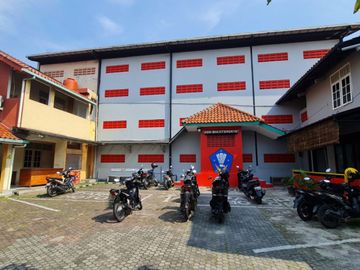 GOR badmintton 3lapangan di jl Pengasinan, Bekasi berikut bisnisnya, masih jalan, luas tanah 998m shm