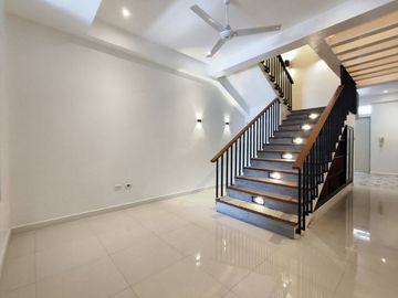 Elegant Townhouse for Sale in Better Living paranaque Ready for occupancy - JB