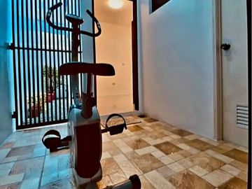 FOR SALE: Modern Brand-New End Unit Townhouse in Las Piñas City
