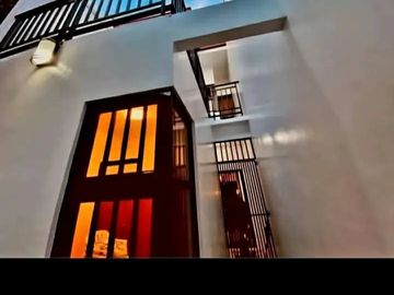 FOR SALE: Modern Brand-New End Unit Townhouse in Las Piñas City