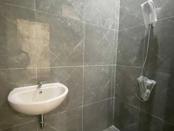 RON.A2621 RUMAH RUNGKUT MAPAN TENGAH SURABAYA KAWASAN NYAMAN SIAP HUNI