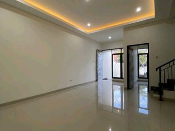 RON.A2621 RUMAH RUNGKUT MAPAN TENGAH SURABAYA KAWASAN NYAMAN SIAP HUNI