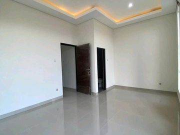 RON.A2621 RUMAH RUNGKUT MAPAN TENGAH SURABAYA KAWASAN NYAMAN SIAP HUNI