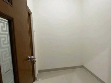 RON.A2621 RUMAH RUNGKUT MAPAN TENGAH SURABAYA KAWASAN NYAMAN SIAP HUNI