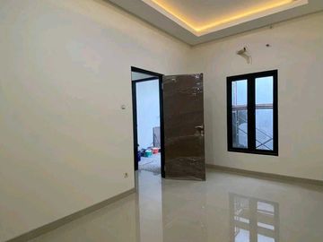 RON.A2621 RUMAH RUNGKUT MAPAN TENGAH SURABAYA KAWASAN NYAMAN SIAP HUNI