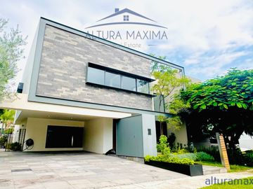 Casa de Lujo en Venta Puerta Plata Zona Andares Zapopan