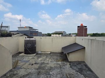 Disewakan Ruko Grand Galaxy , Rapi siap pakai di area Komersil