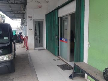 Dijual Ruko Strategis – Beroperasi sebagai Rumah Kos di Pinang, Kota Tangerang (UMI102)