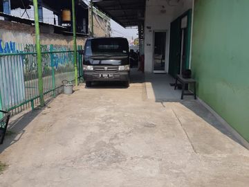 Dijual Ruko Strategis – Beroperasi sebagai Rumah Kos di Pinang, Kota Tangerang (UMI102)