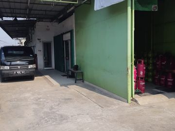 Dijual Ruko Strategis – Beroperasi sebagai Rumah Kos di Pinang, Kota Tangerang (UMI102)