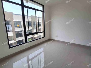 Condo House Siap Huni di Kawasan Green Royal