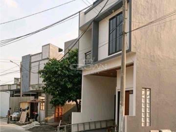 Rumah di Komplek Jatinegara Indah Jakarta Timur. SHM, LT 62, 3 Kamar Tidur