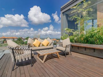 Luxury Villa In Umalas - Ocean & Rice Field View - 5Br