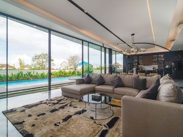 Luxury Villa In Umalas - Ocean & Rice Field View - 5Br