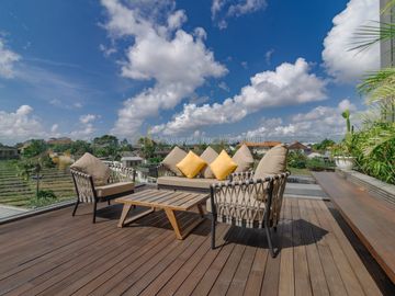Luxury Villa In Umalas - Ocean & Rice Field View - 5Br