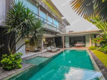 VILLA CANGGU BERAWA DEKAT ATLAS