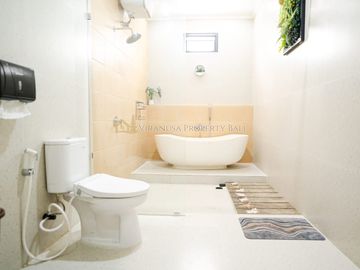 Rare Opportunity - Villa 5 Bedroom Fully Furnished di Canggu