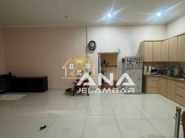 ANA RUMAH FURNISHED UK 9X20M DI KOMPLEK DUTAMAS JELAMBAR